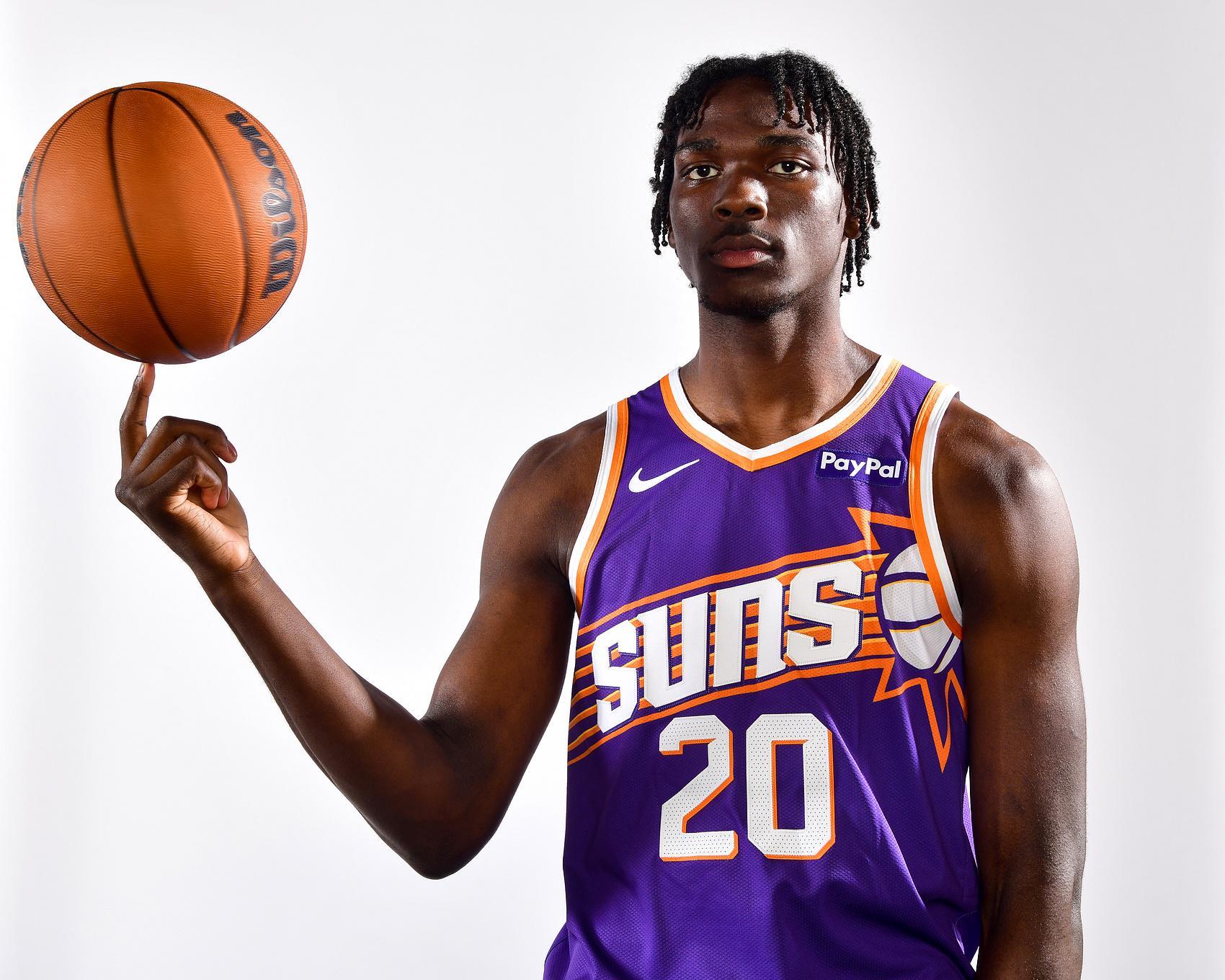 vip 注册-太阳官方：31号秀拉希尔-弗莱明因右膝酸痛被列为每日观察