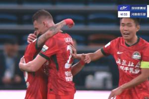 河南1-0领先深圳！王上源精准传中送助攻，卢卡斯头球后蹭破门