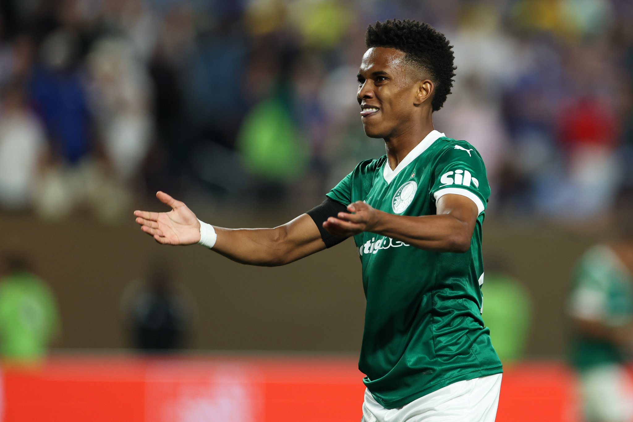 HTH Sports-攻破新东家大门！埃斯特旺是本届世俱杯第二年轻进球者