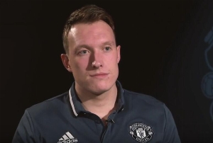 vip 注册-菲尔-琼斯：阿莫林是个有新想法的教练，曼联必须给他更多的支持