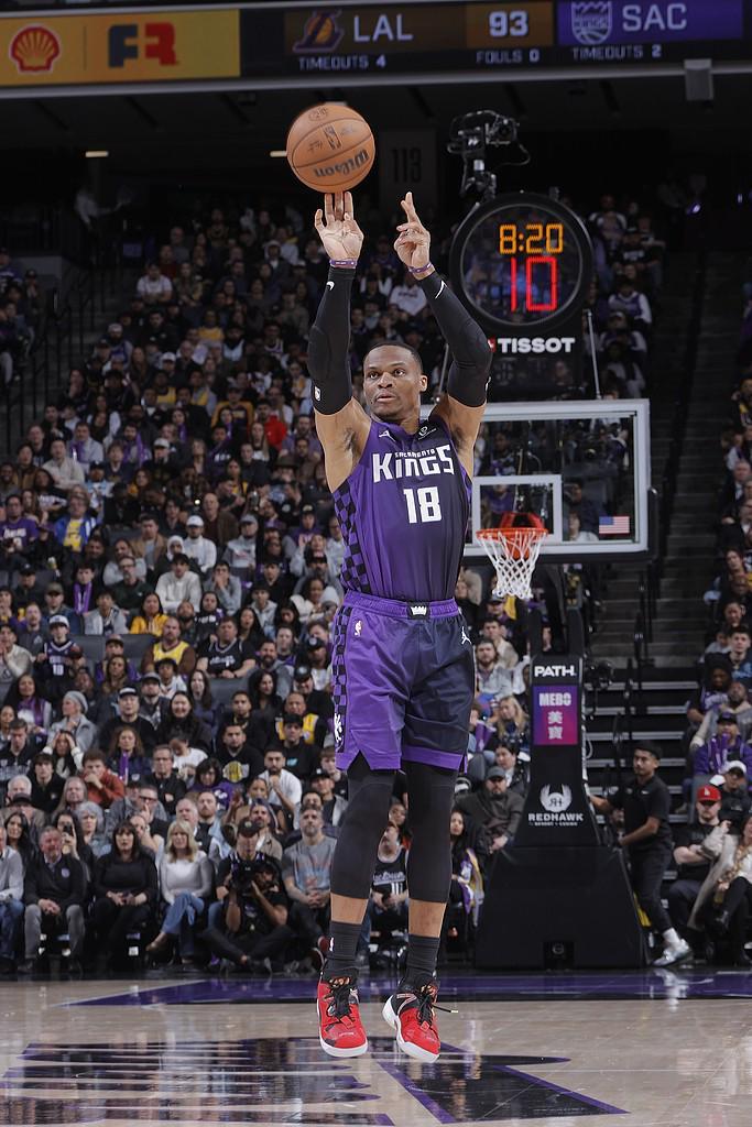 体育赛事-今天不铁，威斯布鲁克全场16投8中&amp;amp;三分8中4，拿下22分7助攻